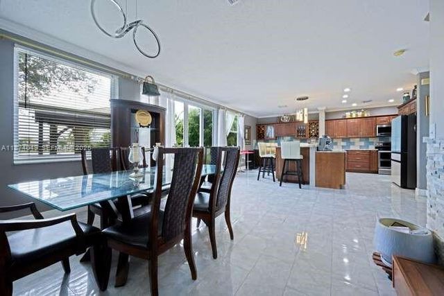 9770 Scribner Lane, Wellington, FL 33414