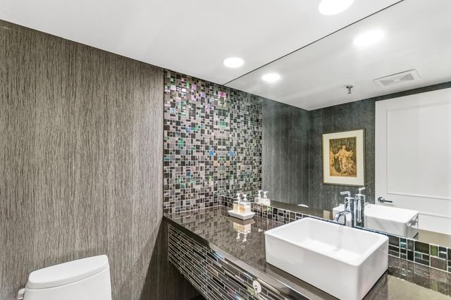 115 Lakeshore Drive 448, North Palm Beach, FL 33408