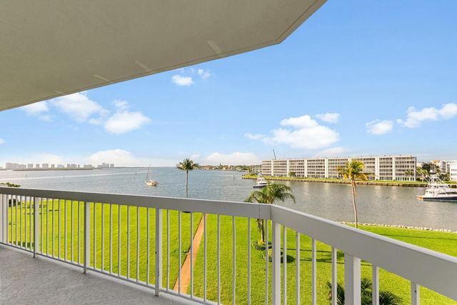 115 Lakeshore Drive 448, North Palm Beach, FL 33408