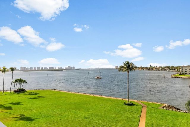 115 Lakeshore Drive 448, North Palm Beach, FL 33408