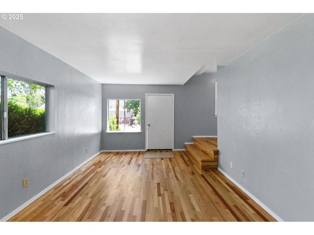 1482 Nw FAIRMOUNT St, Roseburg, OR 97470