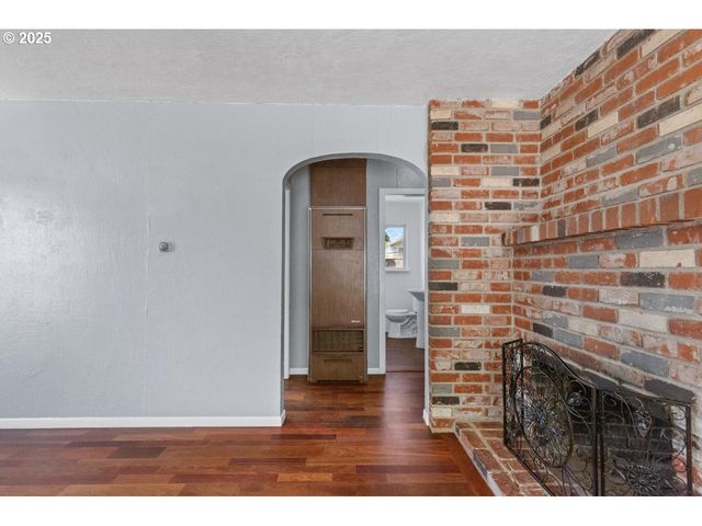 1482 Nw FAIRMOUNT St, Roseburg, OR 97470