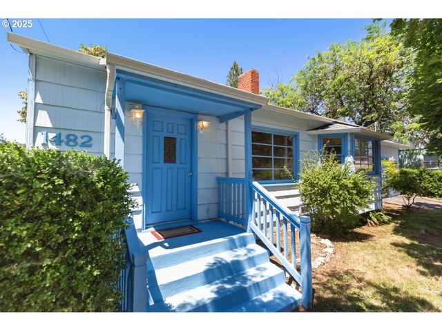 1482 Nw FAIRMOUNT St, Roseburg, OR 97470