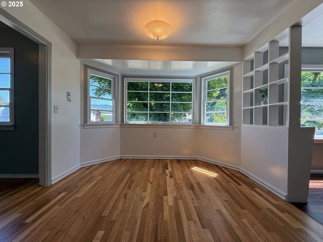 1482 Nw FAIRMOUNT St, Roseburg, OR 97470
