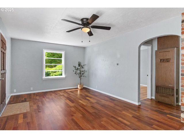 1482 Nw FAIRMOUNT St, Roseburg, OR 97470