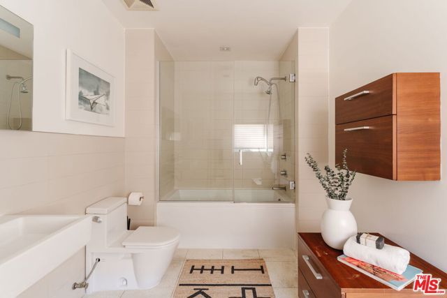 6735 Yucca Street 209, Los Angeles, CA 90028