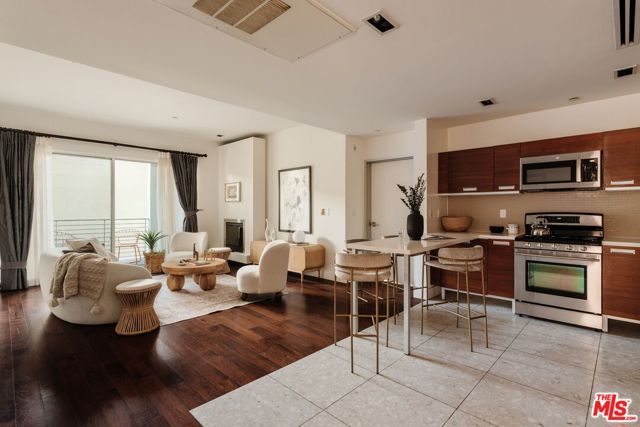 6735 Yucca Street 209, Los Angeles, CA 90028