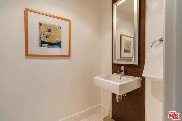 6735 Yucca Street 209, Los Angeles, CA 90028