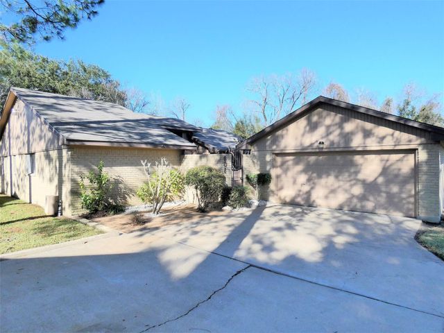 606 Golfview Drive, Richmond, TX 77469