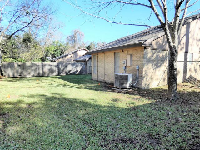 606 Golfview Drive, Richmond, TX 77469