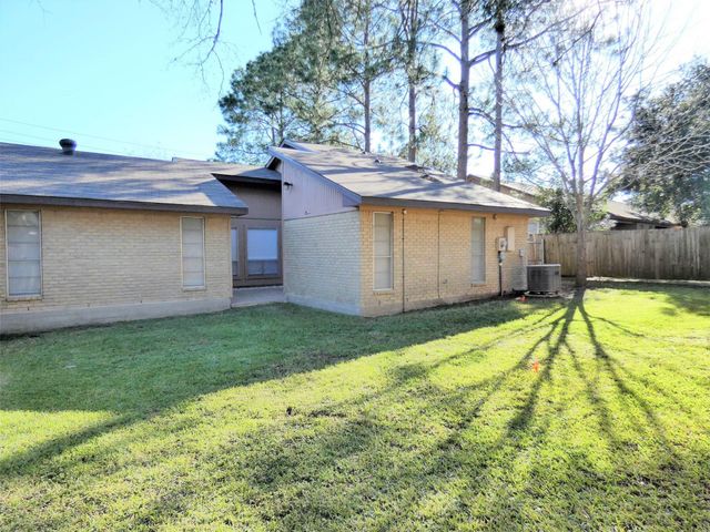 606 Golfview Drive, Richmond, TX 77469