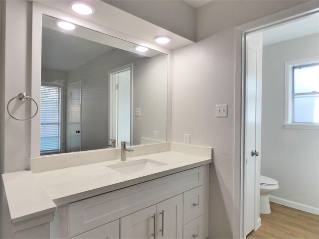 606 Golfview Drive, Richmond, TX 77469