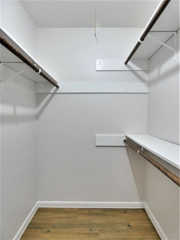 606 Golfview Drive, Richmond, TX 77469