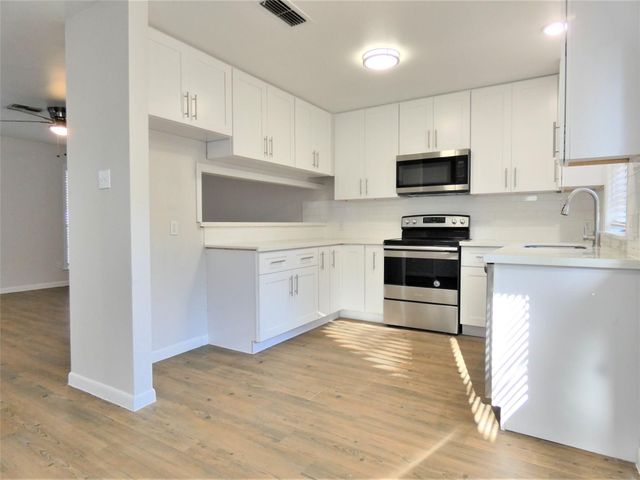 606 Golfview Drive, Richmond, TX 77469