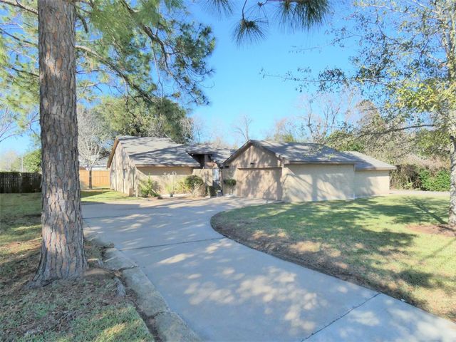 606 Golfview Drive, Richmond, TX 77469