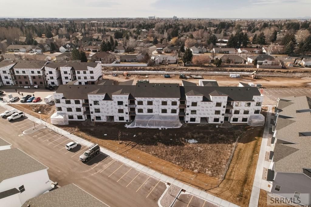 Image 14 of property listing at 796 E Sunnyside Road # 303, Idaho Falls, ID 83401