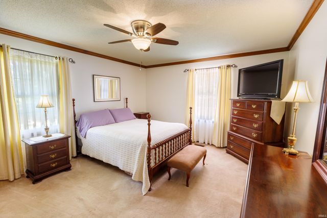 3165 Hazelwood Drive, Vincennes, IN 47591