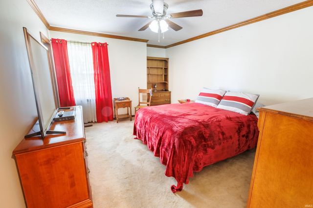 3165 Hazelwood Drive, Vincennes, IN 47591