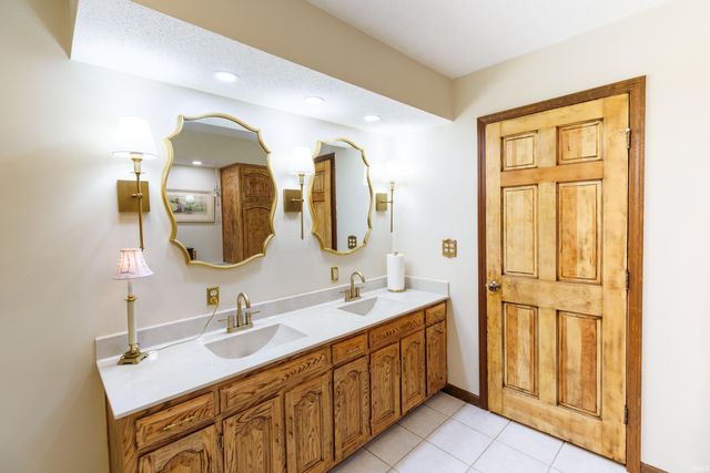 3165 Hazelwood Drive, Vincennes, IN 47591