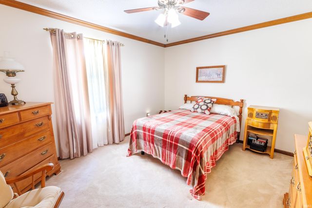 3165 Hazelwood Drive, Vincennes, IN 47591