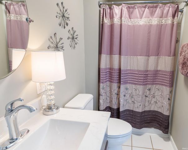 3165 Hazelwood Drive, Vincennes, IN 47591