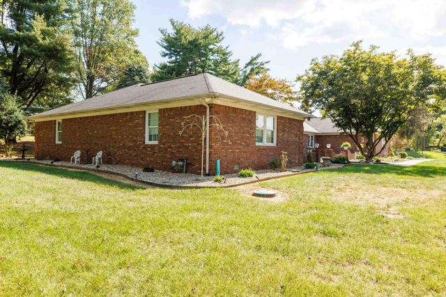 3165 Hazelwood Drive, Vincennes, IN 47591