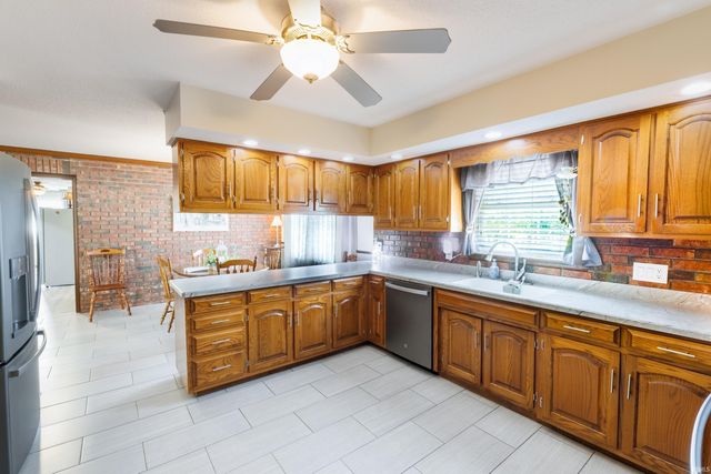 3165 Hazelwood Drive, Vincennes, IN 47591