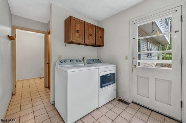 22 Forest Ln, Ewing Twp., NJ 08628