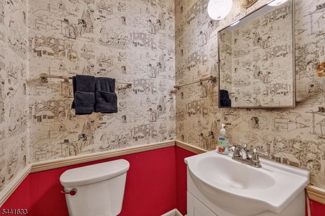 22 Forest Ln, Ewing Twp., NJ 08628