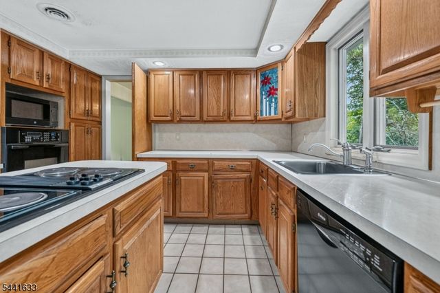 22 Forest Ln, Ewing Twp., NJ 08628