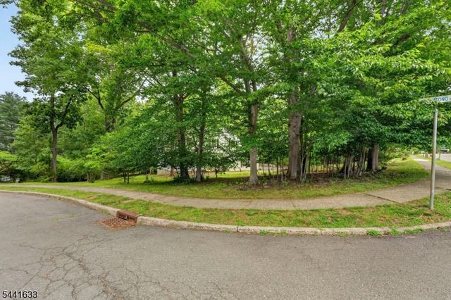 22 Forest Ln, Ewing Twp., NJ 08628