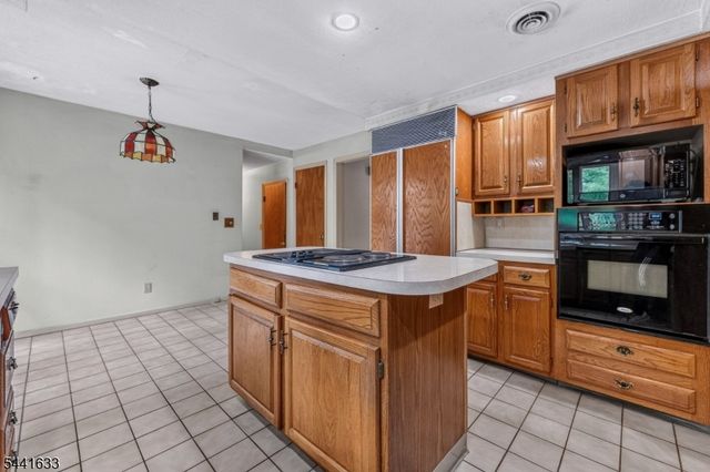 22 Forest Ln, Ewing Twp., NJ 08628