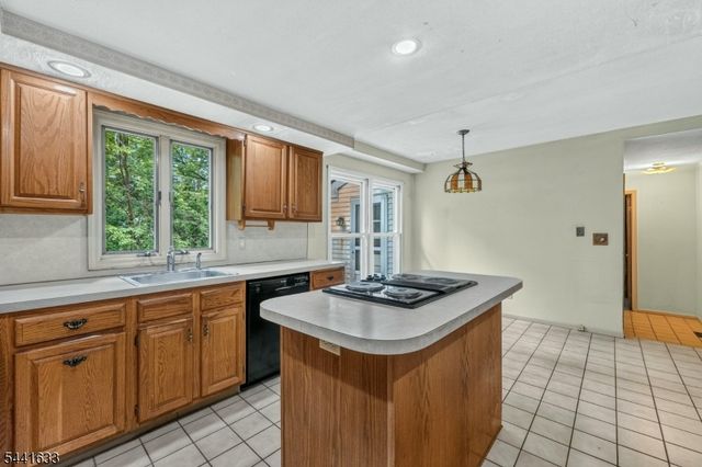 22 Forest Ln, Ewing Twp., NJ 08628