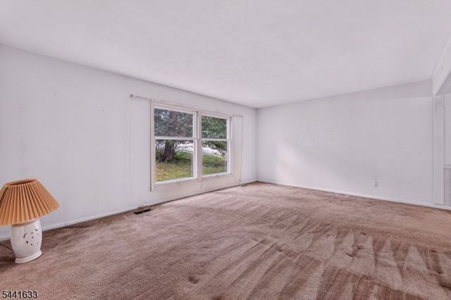 22 Forest Ln, Ewing Twp., NJ 08628