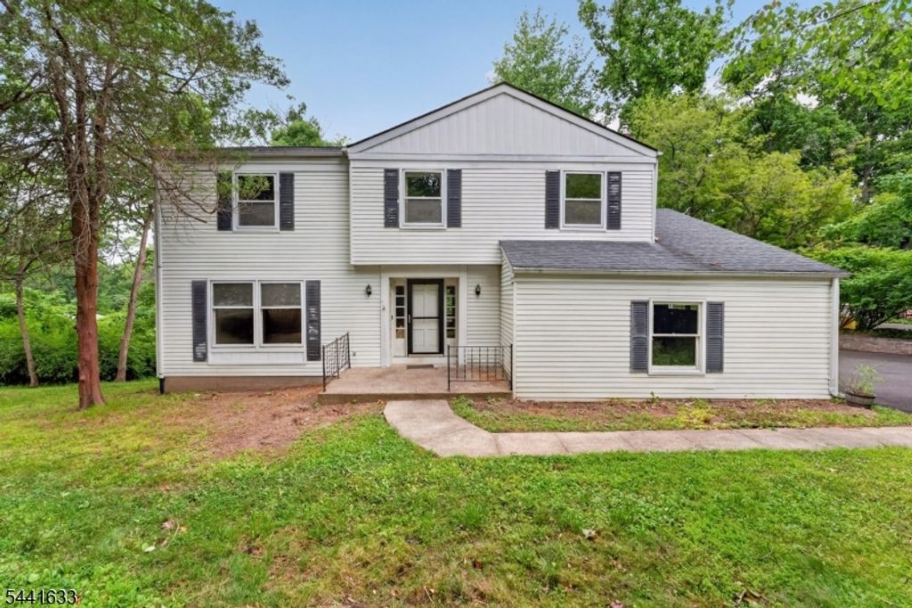 22 Forest Ln, Ewing Twp., NJ 08628