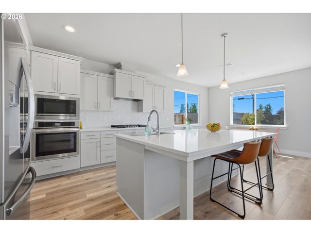 41470 METOLIUS Ave, Sandy, OR 97055
