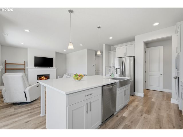 41470 METOLIUS Ave, Sandy, OR 97055