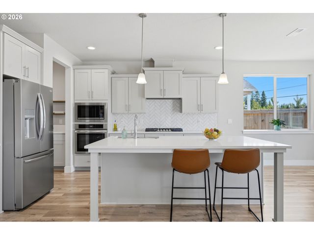 41470 METOLIUS Ave, Sandy, OR 97055