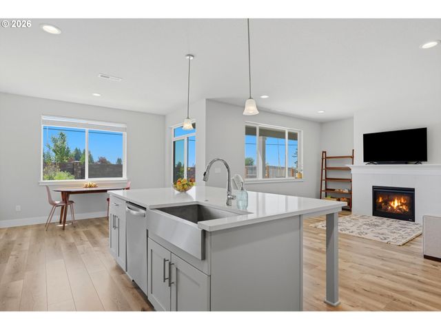 41470 METOLIUS Ave, Sandy, OR 97055