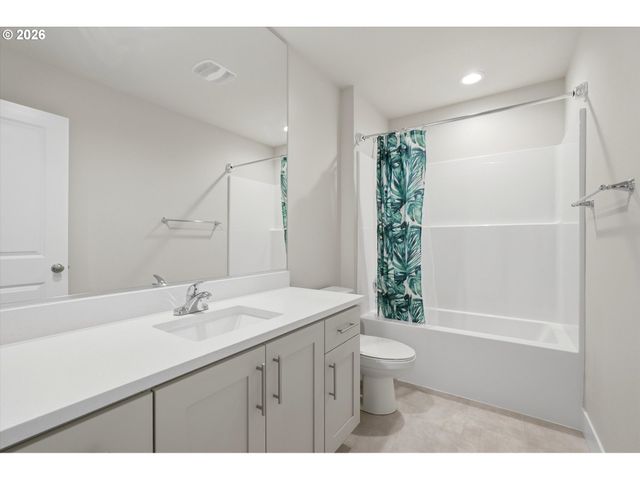 41470 METOLIUS Ave, Sandy, OR 97055