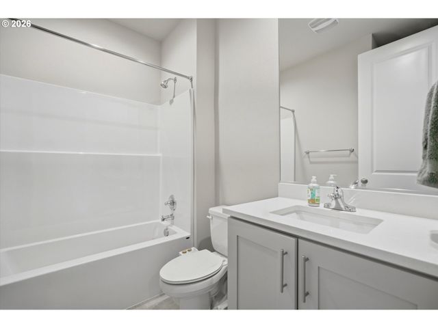 41470 METOLIUS Ave, Sandy, OR 97055