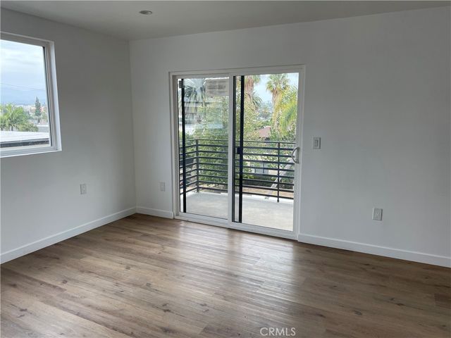 565 N Mariposa B, Los Angeles, CA 90004