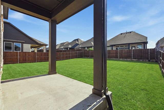 1917 Lantana Avenue, Aubrey, TX 76227