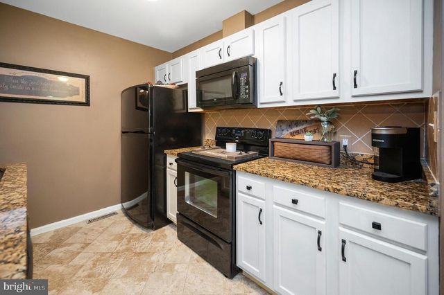408 BIRCHSIDE CIR, Locust Grove, VA 22508