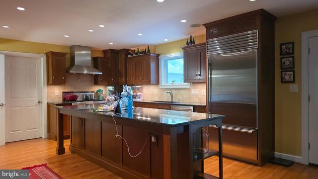 10060 HARMONY HILL LN, La Plata, MD 20646