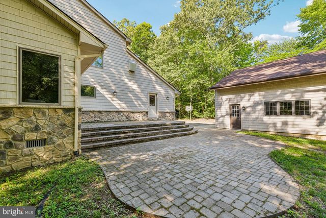10060 HARMONY HILL LN, La Plata, MD 20646