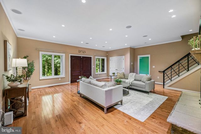 10060 HARMONY HILL LN, La Plata, MD 20646