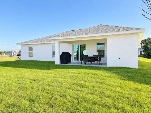 233 NW 22nd PL, Cape Coral, FL 33993