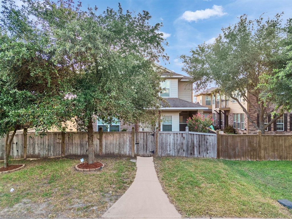 8235 Gran Villa Drive, Cypress, TX 77433