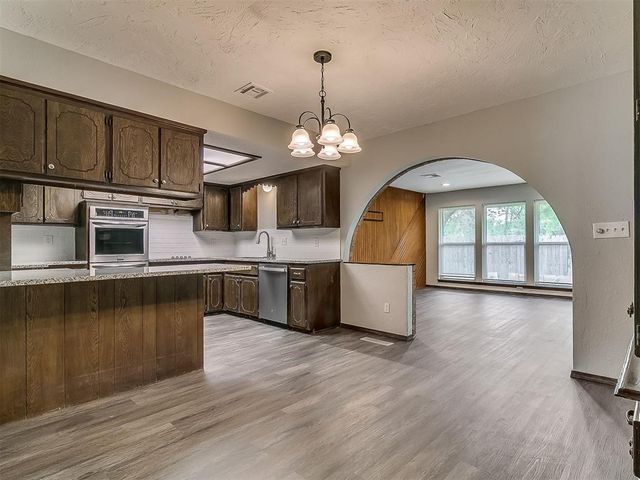11225 NW 110th Street, Yukon, OK 73099